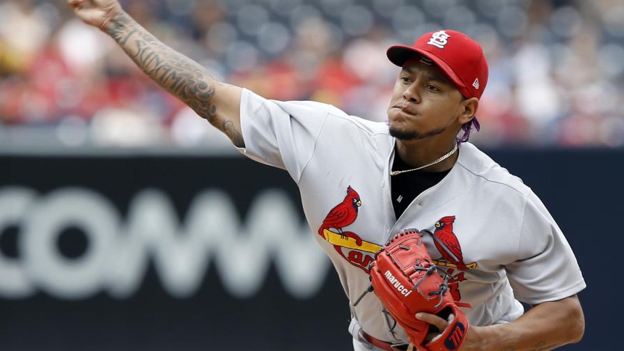 Carlos Martínez se embolsilló a los Padres con 10 ponches