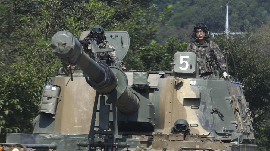 Ejercicios con fuego real de la armada surcoreana en advertencia a Pyongyang