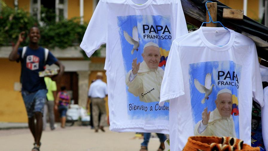 El papa viaja mañana a Colombia con un mensaje de concordia a la sociedad 