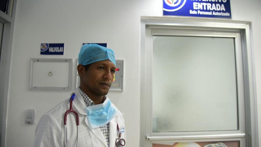 Continúa grave capitán de la Policía atacado a tiros junto a su padre y hermanos Continúa grave capitán de la Policía atacado a tiros junto a su padre y hermanos