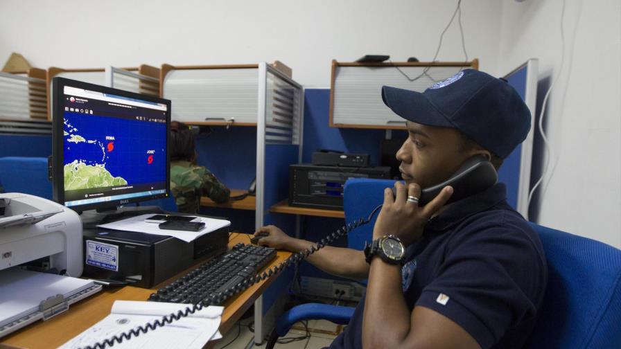 El país en alerta por el huracán Irma; organismos de socorro se activan 
El país en alerta por el huracán Irma;
organismos de socorro se activan 
Habitantes de zonas vulnerables indiferentes ante Irma