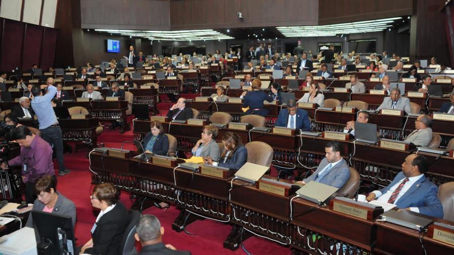 Diputados aprueban resolución de inconformidad con manejo de vertedero de Duquesa