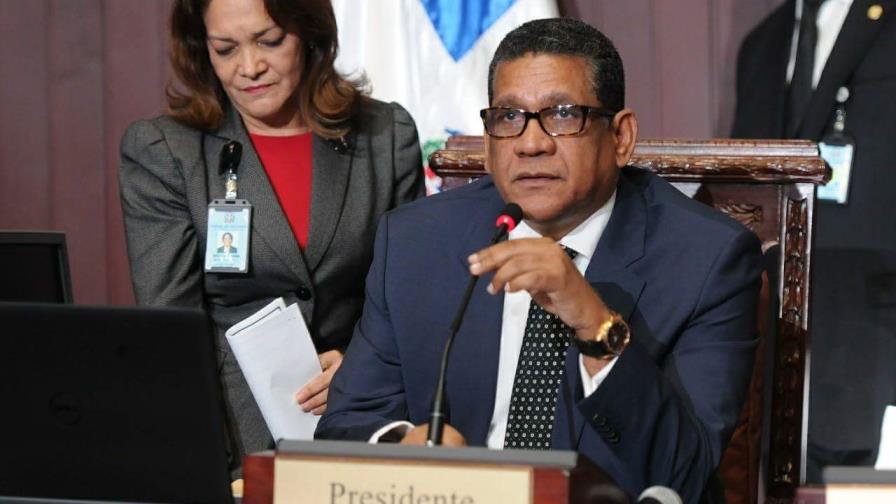 Cámara de Diputados suspende trabajos de sesión y comisiones ante amenaza huracán Irma Cámara de Diputados suspende trabajos de sesión y comisiones ante amenaza huracán Irma