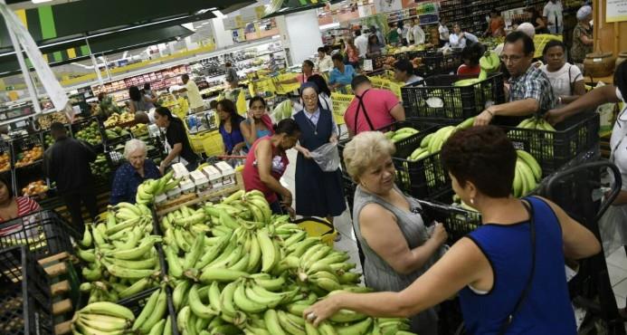 Supermercados analizan cerrar más temprano para resguardar a trabajadores