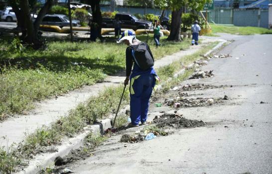 Atan a los animales del Zooberto en la víspera del huracán Irma