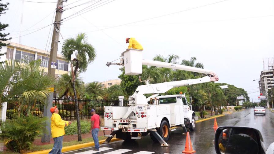 Lluvias de huracán Irma dejan inundaciones y caída de árboles en barrios de Santiago