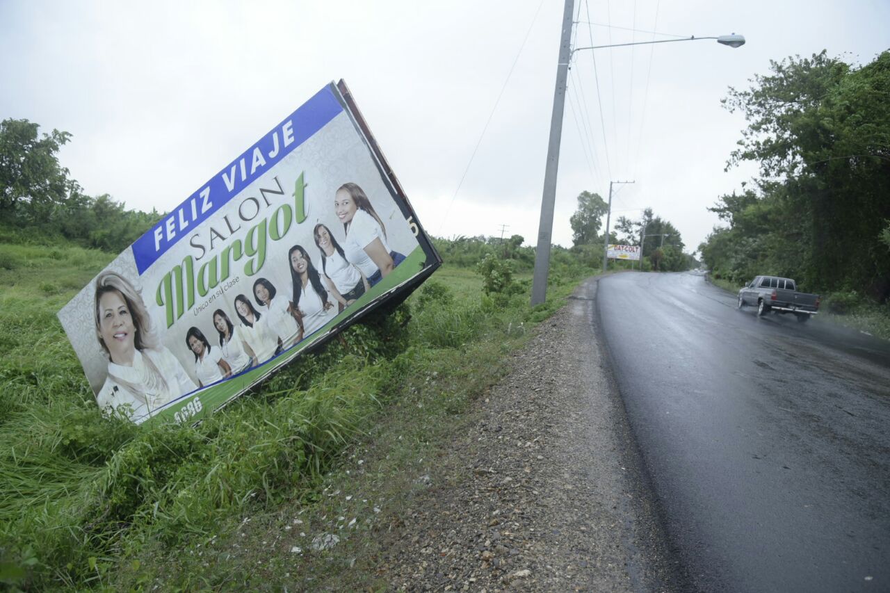 VALVERDE. Los municipios Esperanza y Mao se encuentran inundados por las lluvias traídas por el huracán Irma que se desplaza por el Atlántico, pero en el área de influencia de la República Dominicana. De acuerdo con ciudadanos las inundaciones se deben a las precipitaciones, combinados con la no recogida a tiempo de la basura.