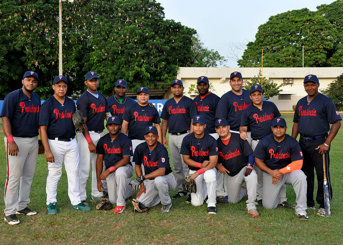 El equipo de la Presidencia de la República Dominicana, que participó en el III torneo Gubernamental que fue dedicado a la vicepresidencia, Margarita Cedeño de Fernández.
