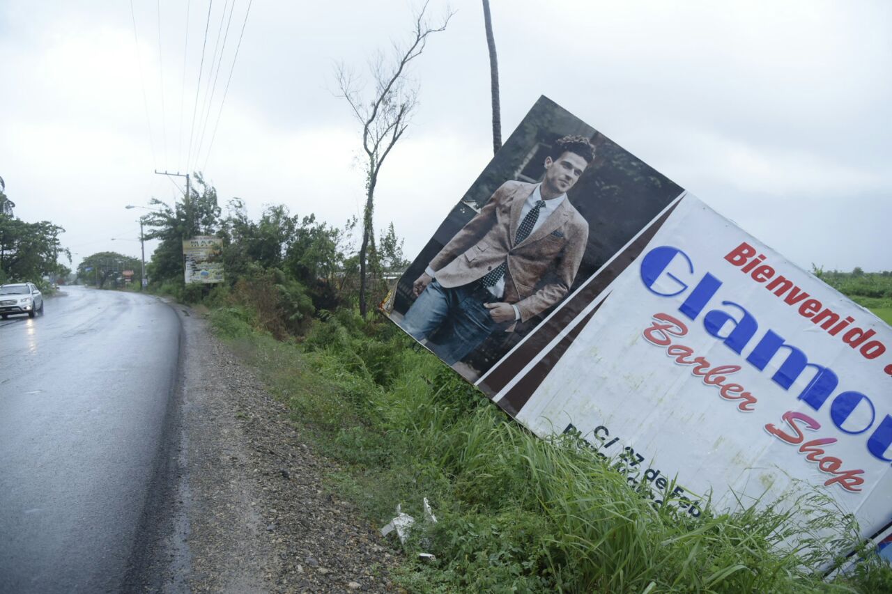 VALVERDE. Los municipios Esperanza y Mao se encuentran inundados por las lluvias traídas por el huracán Irma que se desplaza por el Atlántico, pero en el área de influencia de la República Dominicana. De acuerdo con ciudadanos las inundaciones se deben a las precipitaciones, combinados con la no recogida a tiempo de la basura.