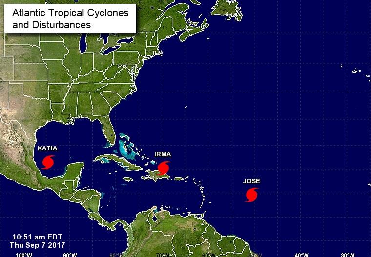 El Atlántico, en ebullición con tres poderosos huracanes a la vez