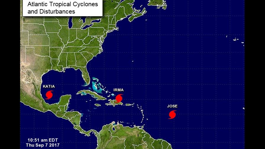 El Atlántico, en ebullición con tres poderosos huracanes a la vez