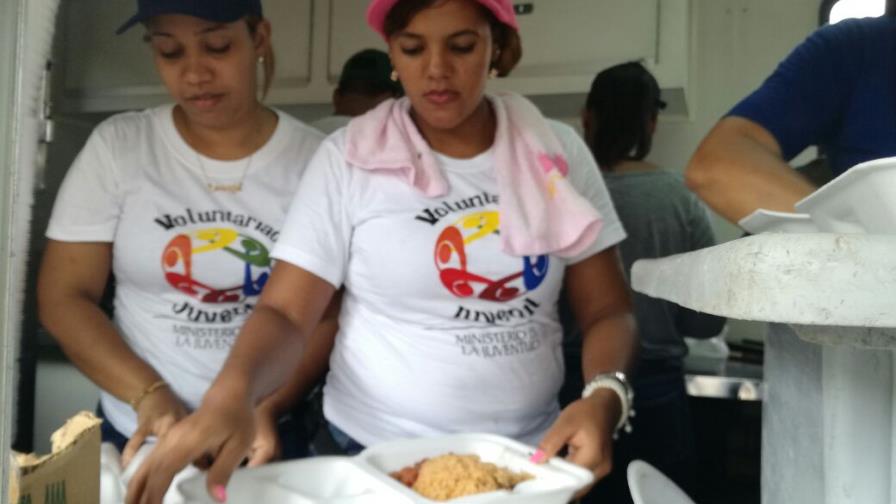 Voluntarios juveniles colaboran en operativos por huracán Irma