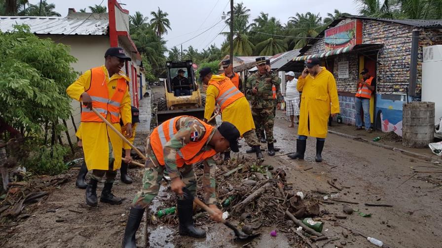Obras Públicas dispone el envío de brigadas para intervenir zonas afectadas por Irma Obras Públicas dispone el envío de brigadas para intervenir zonas afectadas por Irma