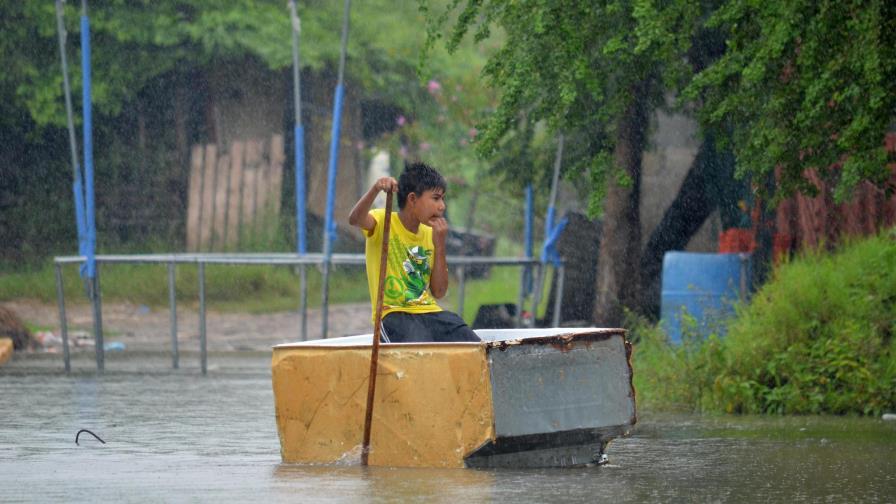 Huracán Katia se mantiene estacionario sobre el Golfo de México