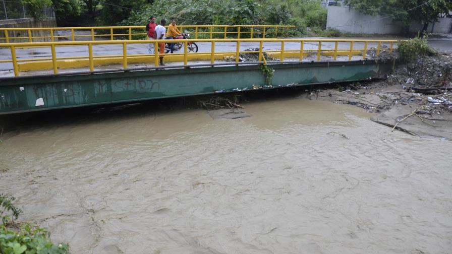 Lluvias de Irma destruyen tres casas y provocan inundaciones en Santiago