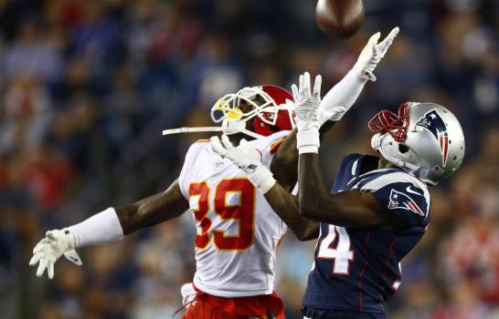 Chiefs abren la campaña zarandeando a los campeones Pats 