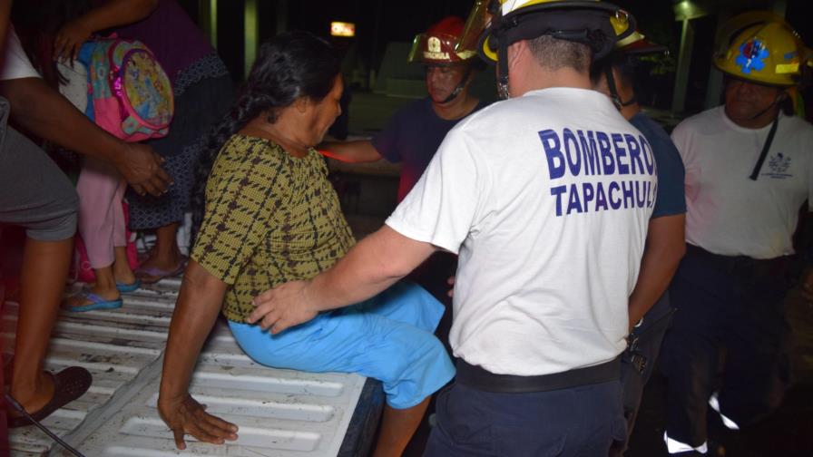 Sube a 32 la cifra de muertos en el sur de México por fuerte terremoto Sube a 32 la cifra de muertos en el sur de México por fuerte terremoto