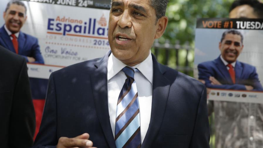 Congresista Adriano Espaillat sale en defensa de televisión dominicana