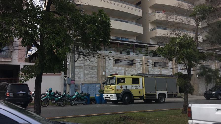 Colombiana muere al caer del piso 16 de torre del Enriquillo 