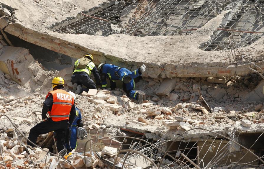 Asciende a 65 la cifra de muertos por el terremoto en México 