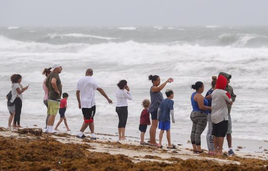 Irma se aleja de Cuba con inundaciones en La Habana al encaminarse a Florida