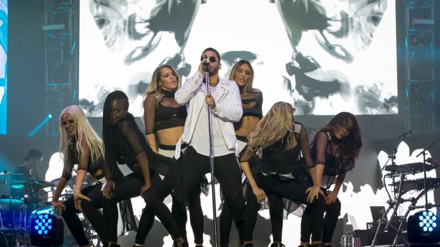 El huracán Maluma enciende Canarias a ritmo de reguetón 