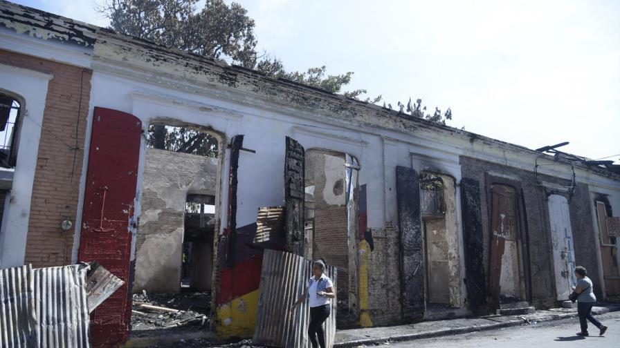 Incendio destruyó negocios en La Vega comenzó en una cafetería