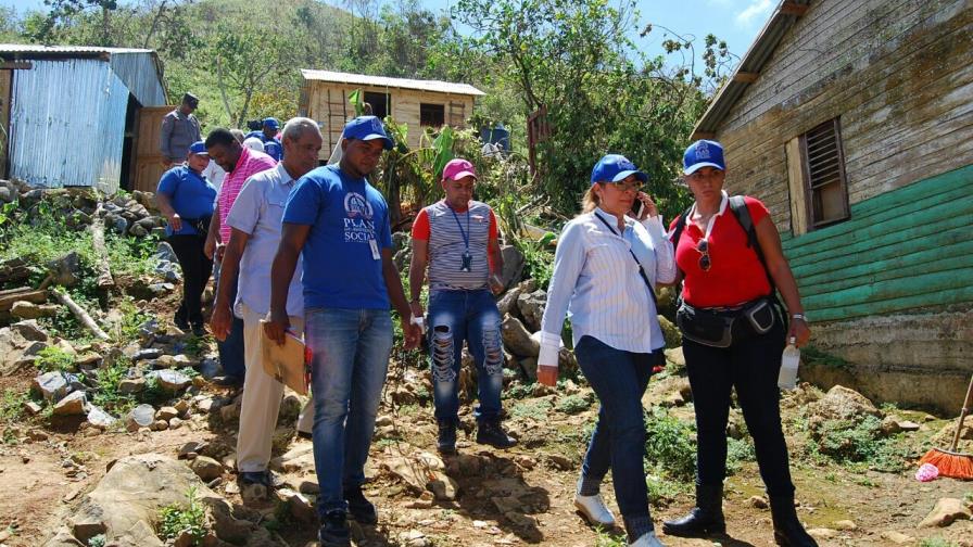 Plan Social inicia techado de casas y entrega electrodomésticos en Samaná, Nagua y Cabrera
