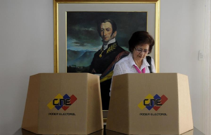 Programan para octubre elección de gobernadores en Venezuela