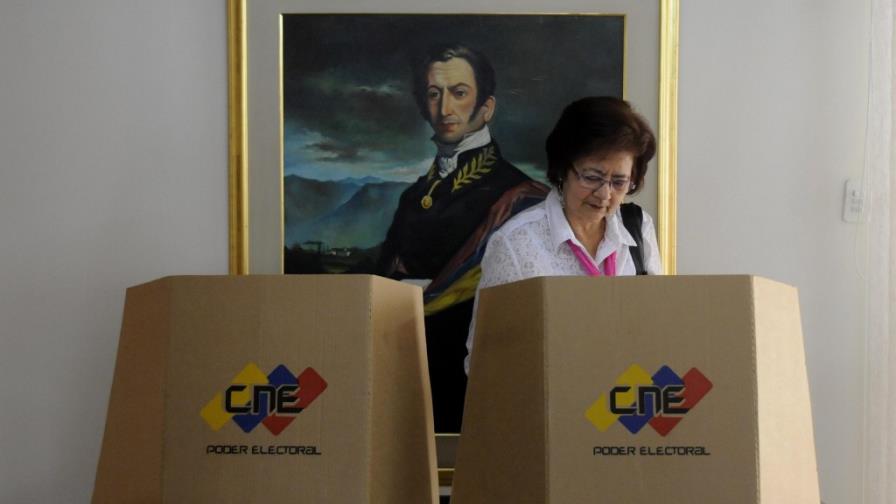 Programan para octubre elección de gobernadores en Venezuela