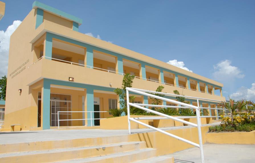 Presidente Danilo Medina entrega centro educativo en Bahoruco 