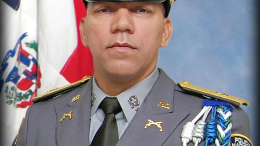 Policía investiga robo a casa de un general Policía investiga robo a casa de un general