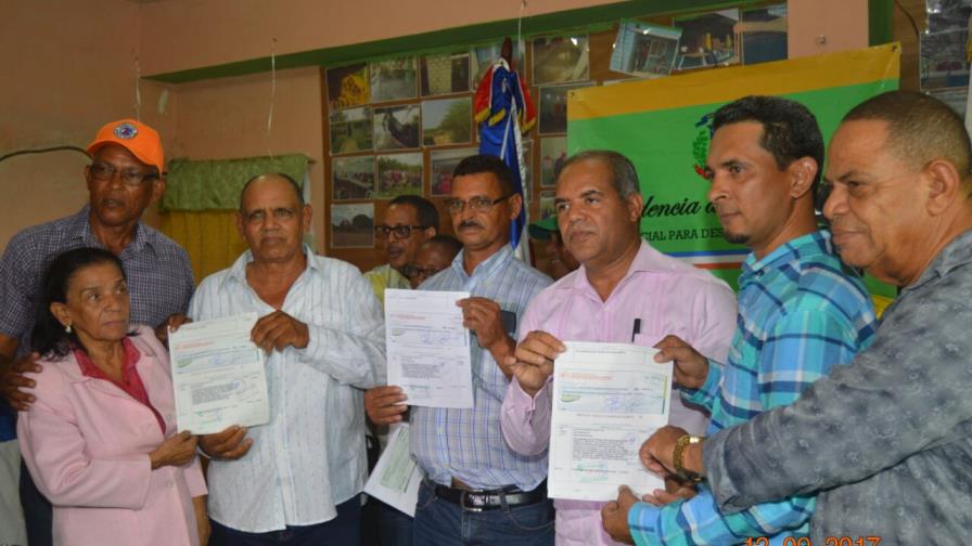 Productores asociados de Línea Noroeste reciben del FEDA 28.7 millones de pesos Productores asociados de Línea Noroeste reciben del FEDA 28.7 millones de pesos