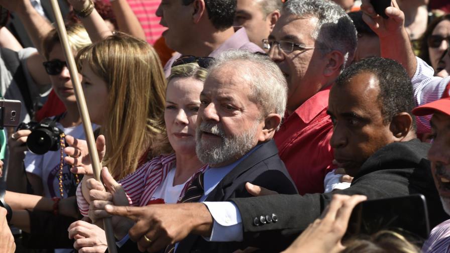 Lula se dice víctima de una cacería de brujas