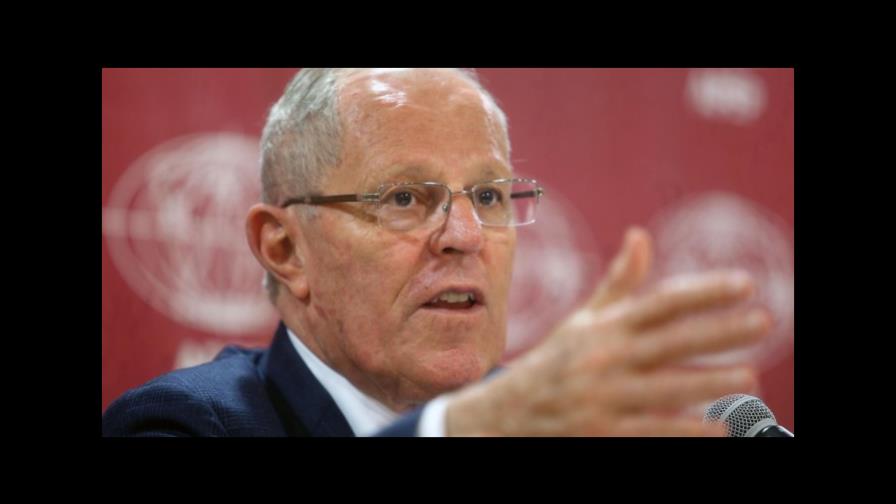 Congreso obliga a renunciar a todos los ministros de Perú 