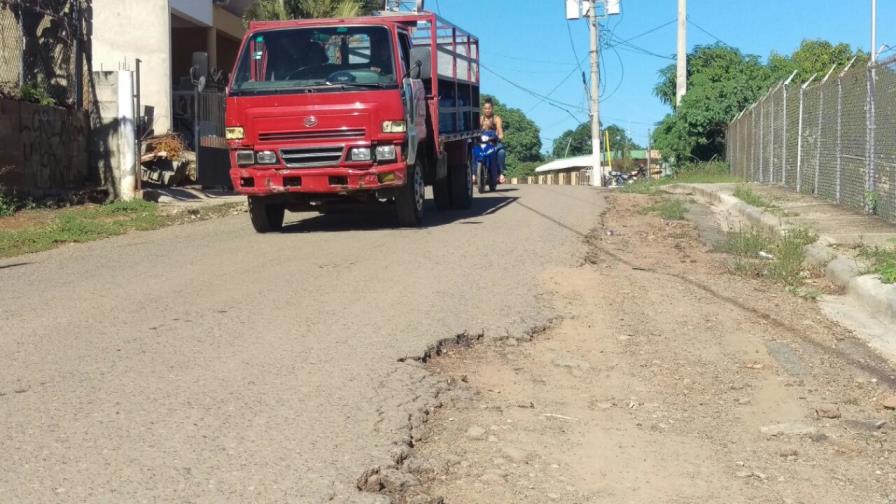 Estado de calle pone en riesgo vida de enfermos en Santiago Estado de calle pone en riesgo vida de enfermos en Santiago