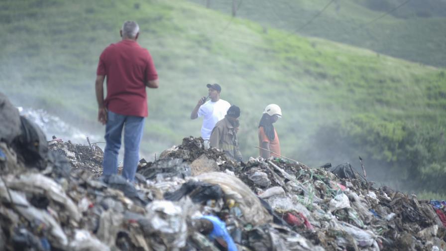Desaprensivos incendian otra vez vertedero a cielo abierto de Guazumal
