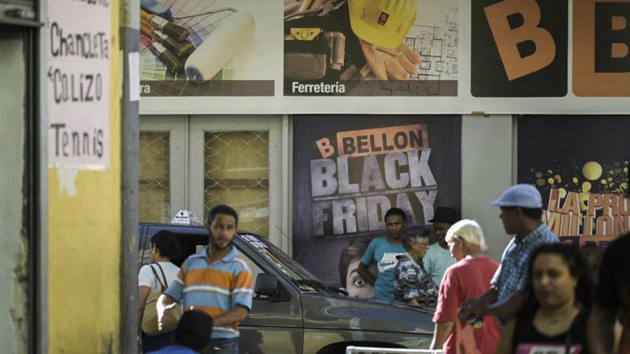 El comercio se dinamiza por el Black Friday; clientes esperan buenas ofertas El comercio se dinamiza por el Black Friday; clientes esperan buenas ofertas