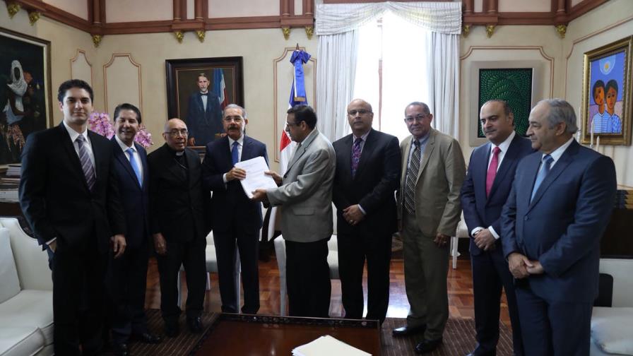 Plantean a Medina construir ferrocarril de nordeste a Haití Plantean a Medina construir ferrocarril de nordeste a Haití