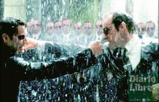 Neo y Smith cara a cara en fastuoso cierre de Matrix Neo y Smith cara a cara en fastuoso cierre de Matrix