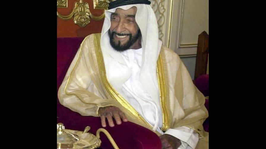 Muere gobernante de Emiratos Arabes Unidos