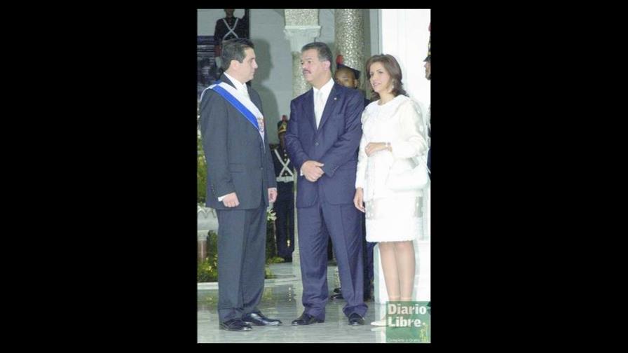 Lectores se interesan por elogios a vestuario de la Primera Dama