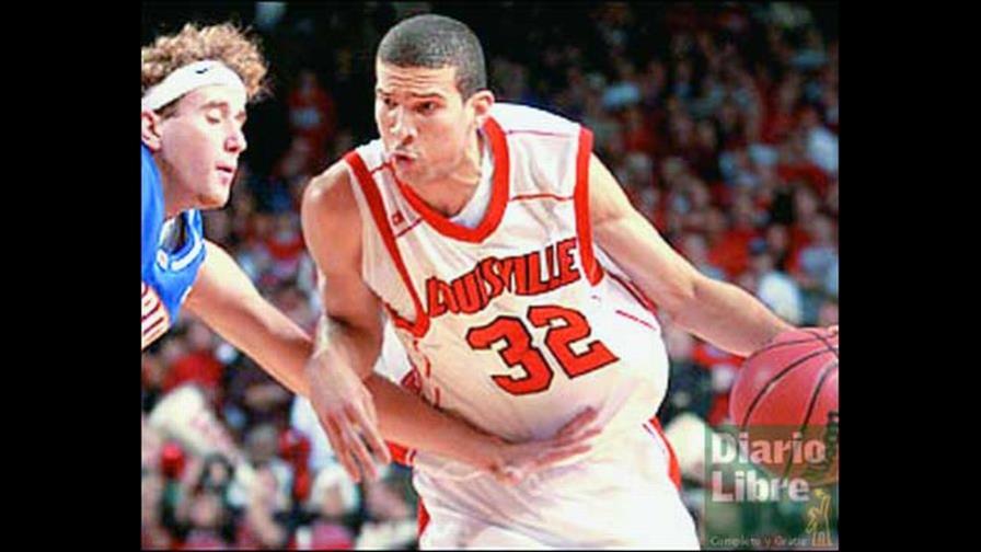 Francisco García es escogido entre los mejores 15 jugadores de la NCAA