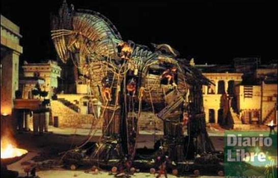 Troya, una lectura moderna de la mitología griega