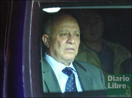 Esposa de Arafat acusa a líderes palestinos de querer su muerte