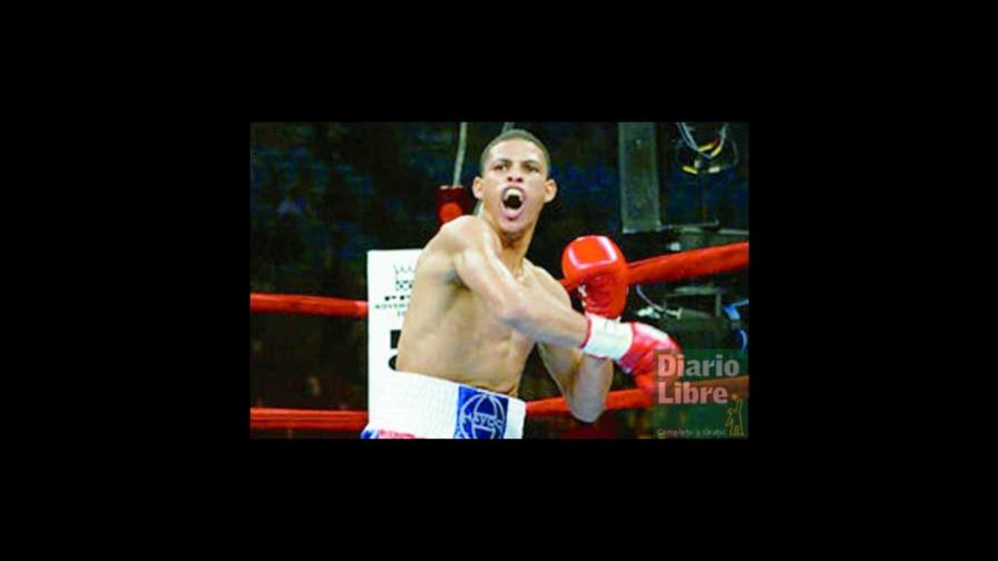 Elio Rojas intimida con pegada y se perfila como futuro campeón Elio Rojas intimida con pegada y se perfila como futuro campeón