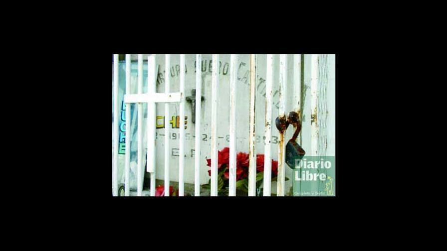 Profanan 15 tumbas en cementerio El Ingenio
