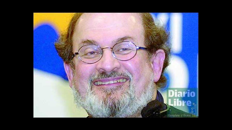 Grupos islámicos premian por pintar cara de Rushdie Grupos islámicos premian por pintar cara de Rushdie