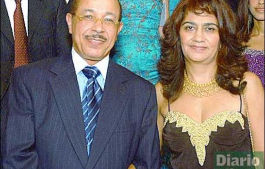 Calor y exceso de invitados matizó recepción en Palacio