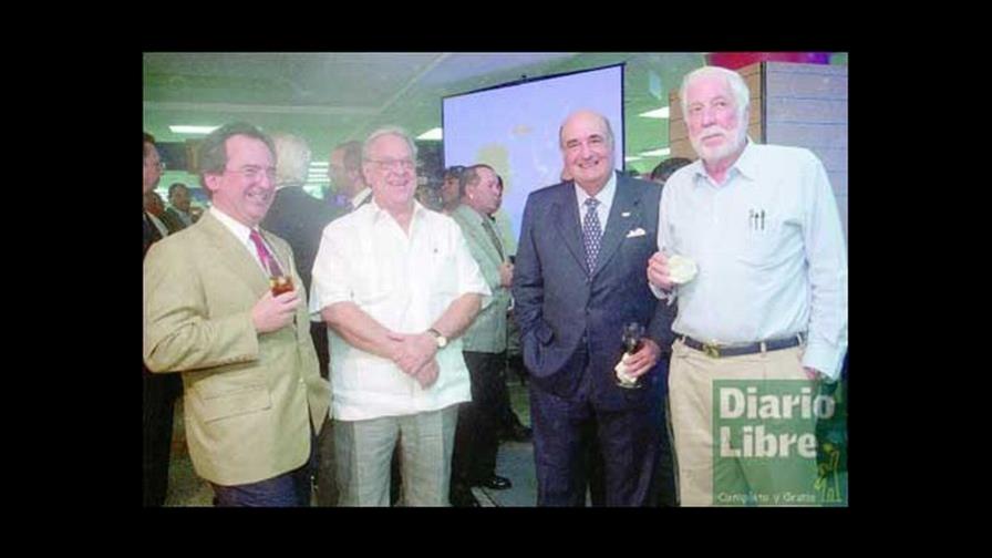 Ferretería Americana celebra aniversario